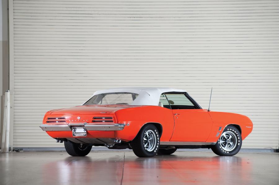  Pontiac Firebird 400 Convertible 1969 года  (фото 16 из 23)